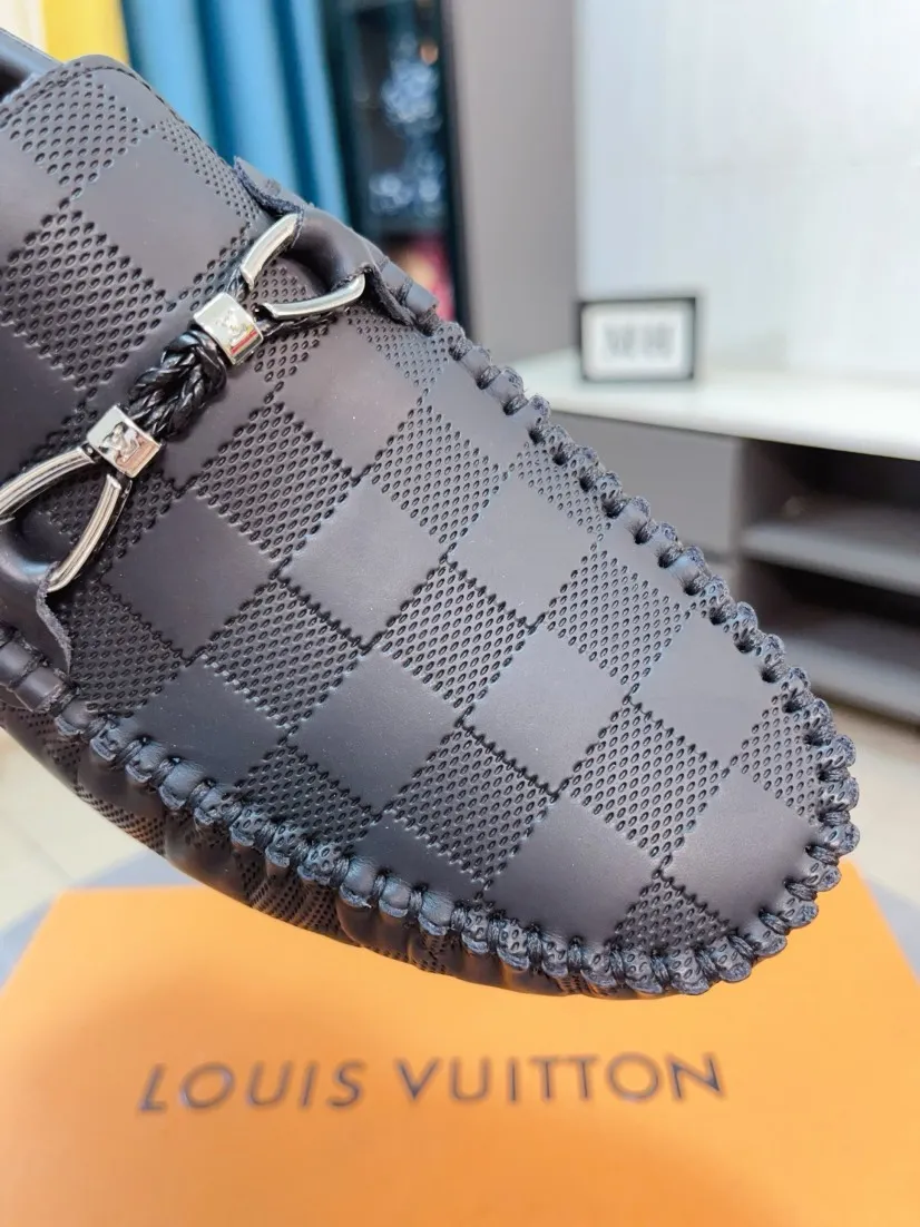 Men's men's shoes💰400🌹🌹[LV Louis Vuitton] New men's beanie shoes💝💝.. Top-grade imported cowhide embossed➕Comfortable leather lining. It is extremely skin-friendly and comfortable, feels very delicate, and the shape is very correct! Perfectly reflects the three-dimensional sense, code number: 38-44
